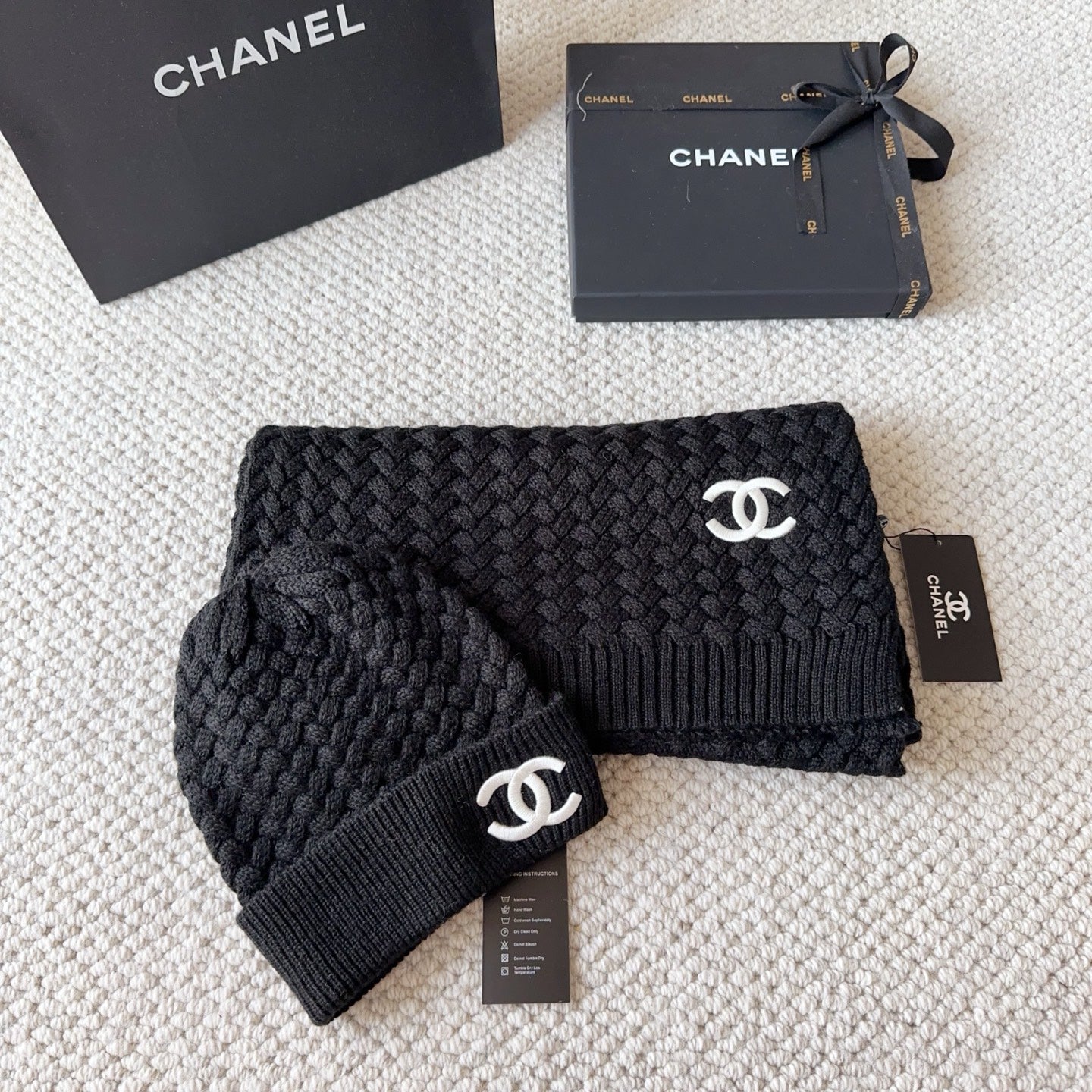 C&C Set of Beanie and Scarf in Black