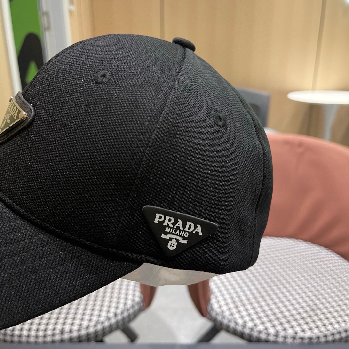 Premium Structured Baseball Cap - Minimalist Black Street Style