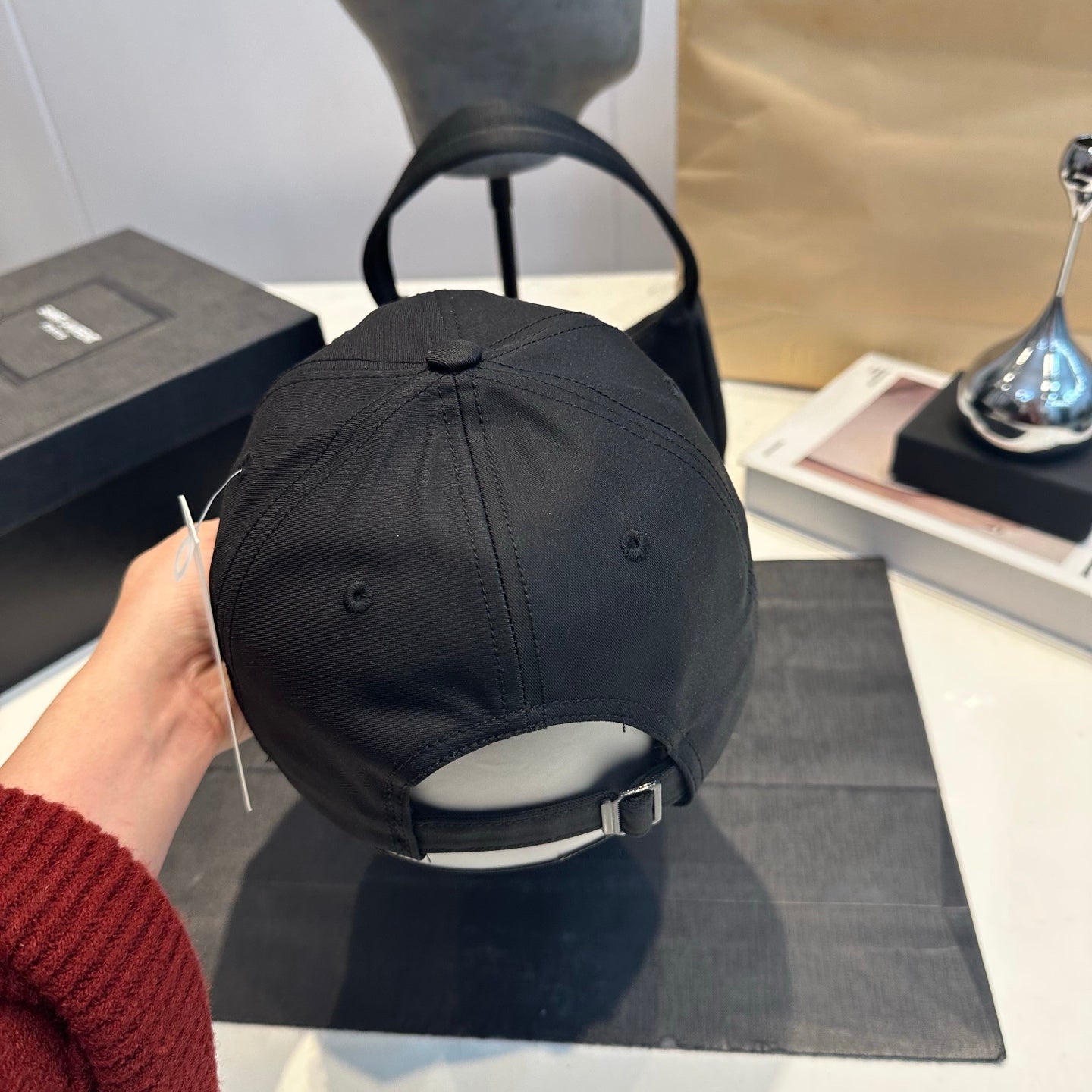 Heart Embroidered Cotton Baseball Cap — Black