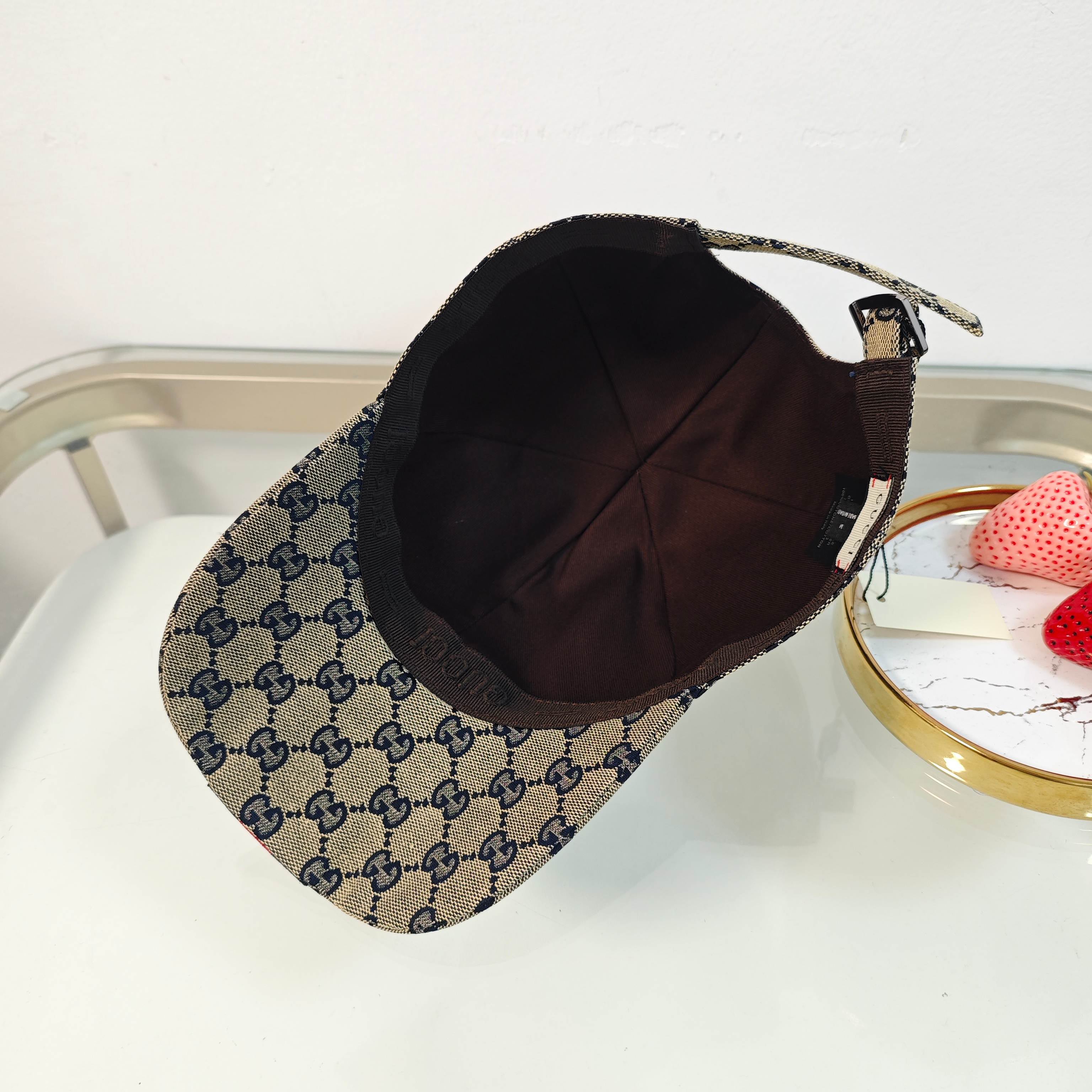 Chic Minimalist Spring Baseball Cap