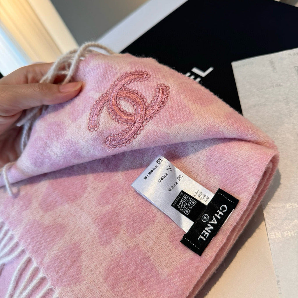 CHANEL 25S SCARF 180 IN CASHMERE 989901