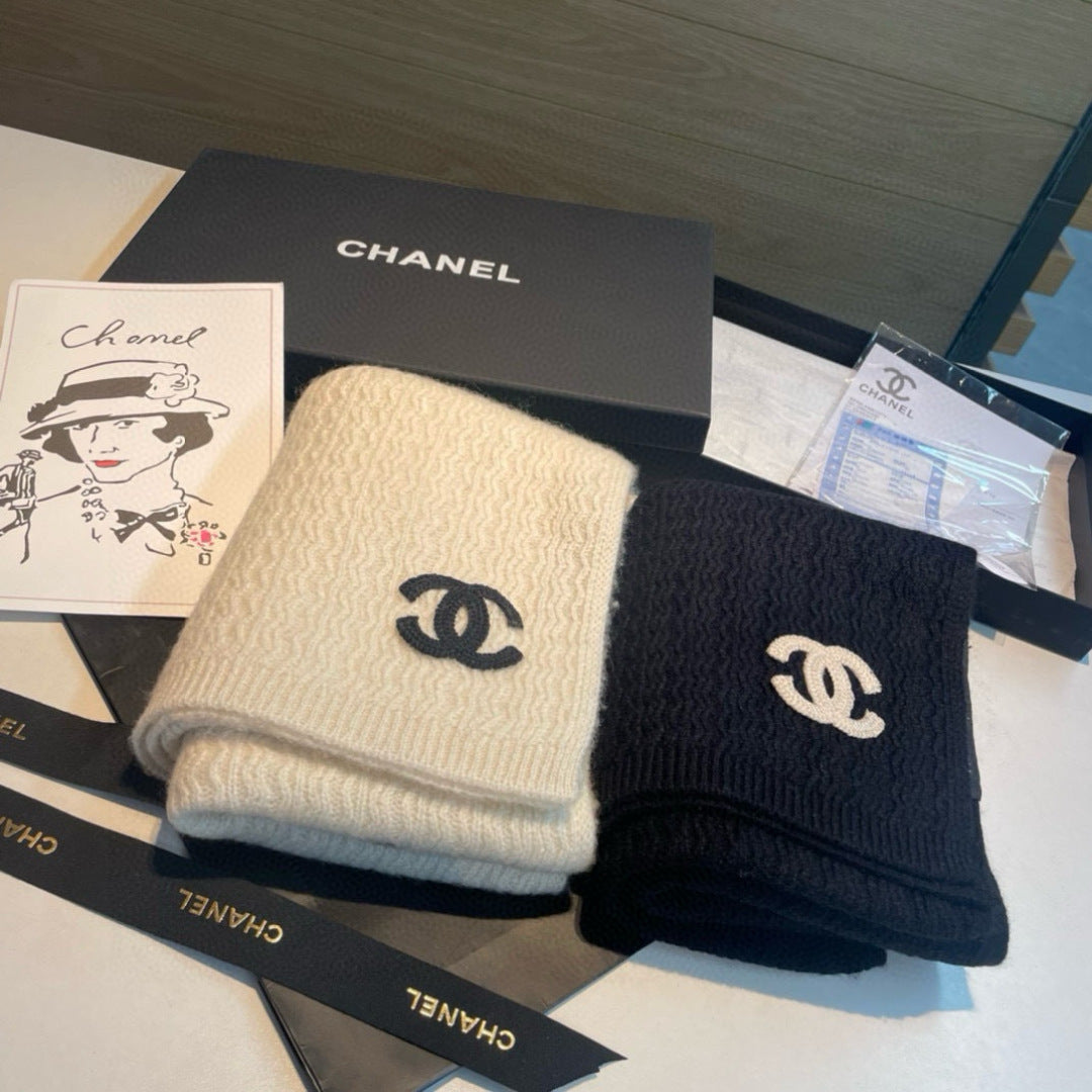 CHANEL 25S SCARF 200 IN CASHMERE 932411