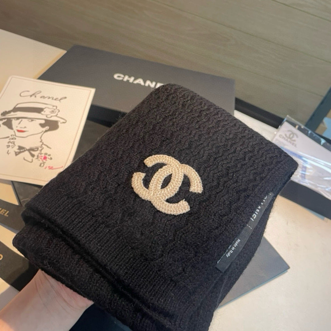 CHANEL 25S SCARF 200 IN CASHMERE 932412