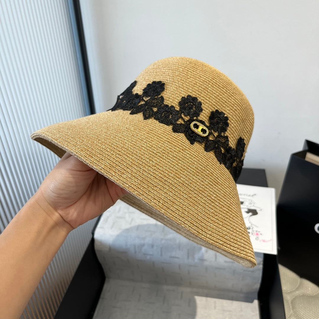 CELINE WIDE BRIM HAT MODEL 652031 IN WOVEN STRAW