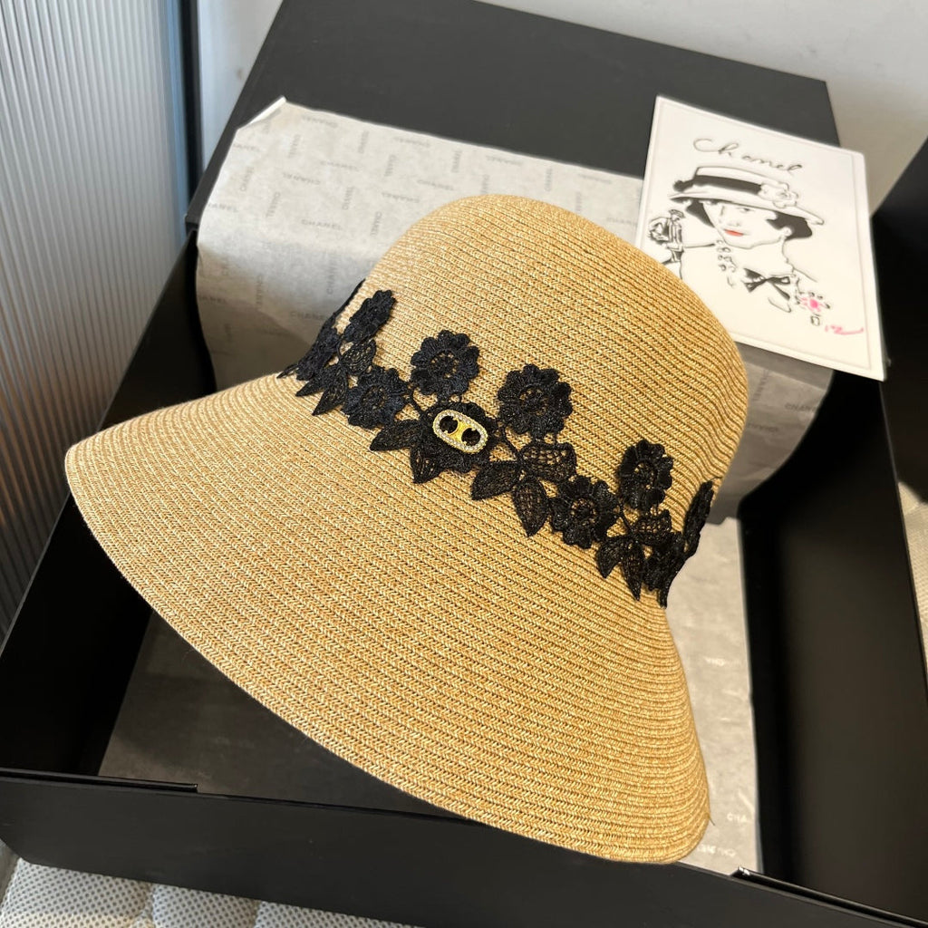 CELINE WIDE BRIM HAT MODEL 652031 IN WOVEN STRAW