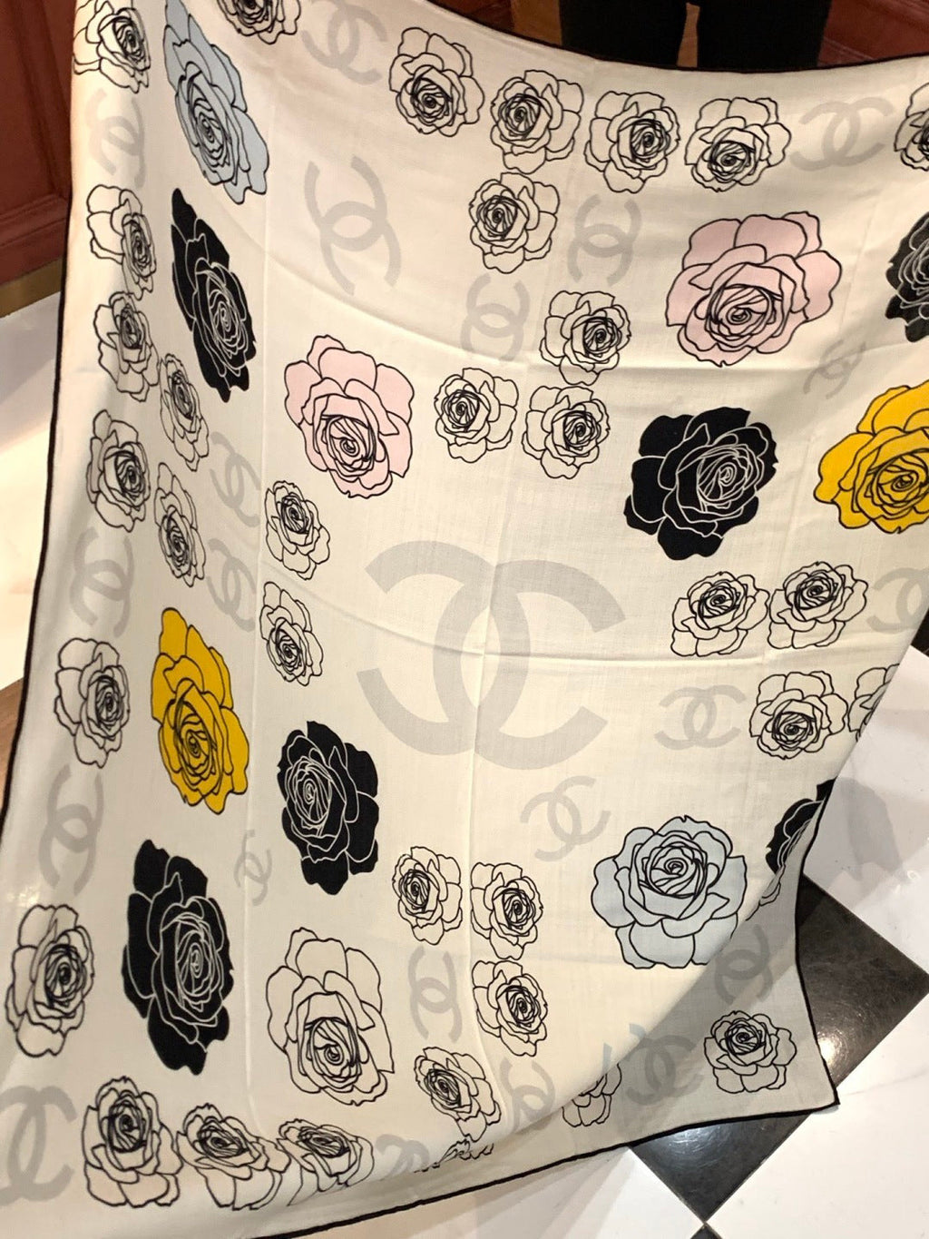 CHANEL 25S SCARF 140 CM IN CASHMERE AND SILK 943335