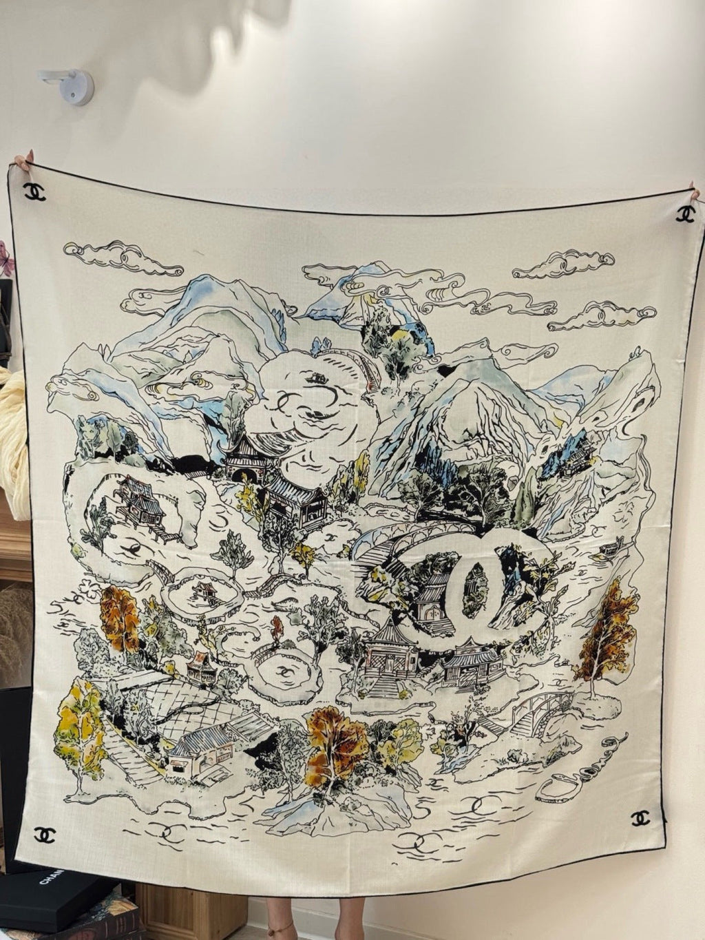 CHANEL 25S SCARF 135 CM IN CASHMERE SILK 943698