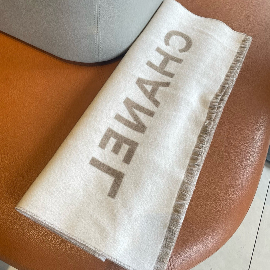 CHANEL 25S SCARF 200 IN CASHMERE 989861
