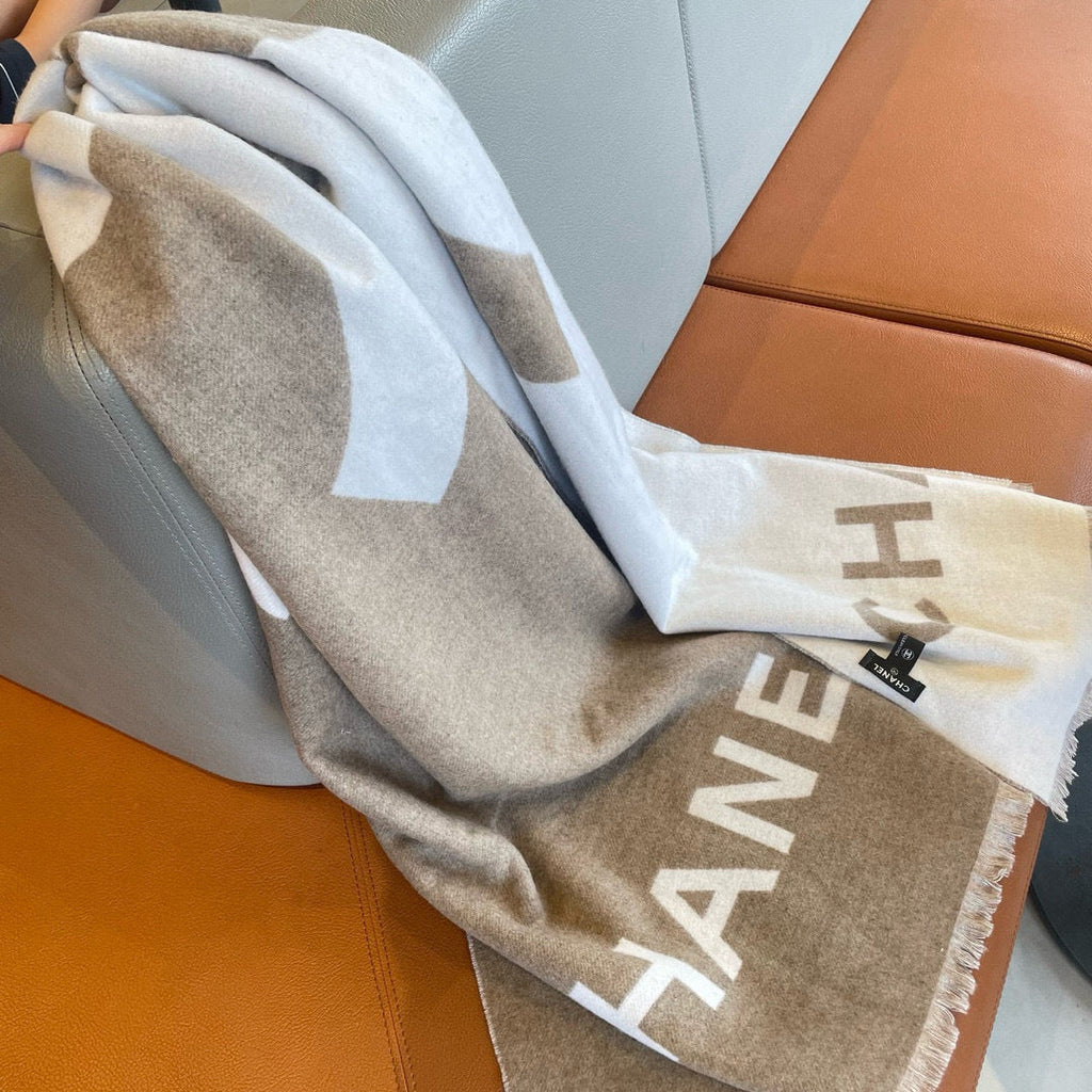 CHANEL 25S SCARF 200 IN CASHMERE 989861