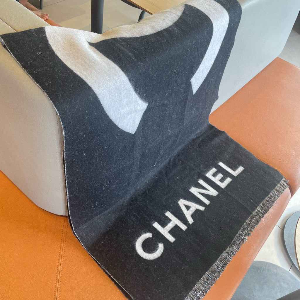 CHANEL 25S SCARF 200 IN CASHMERE 989862
