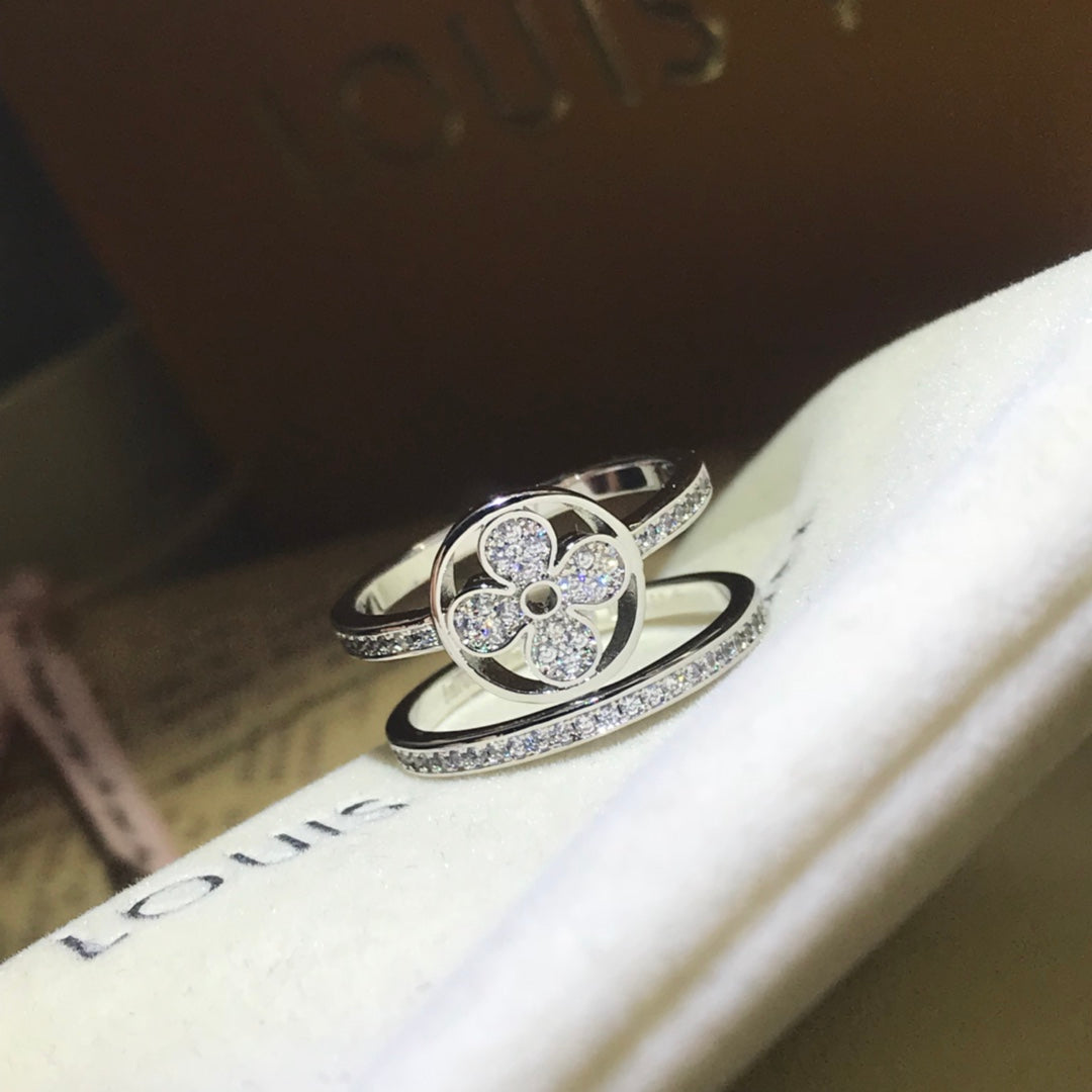 18K Louis Vuitton Idylle Blossom Two-Row Ring