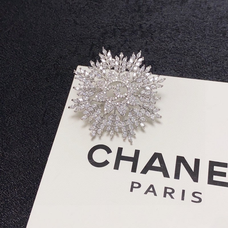 18K  Chanel Flower Crystal Brooch