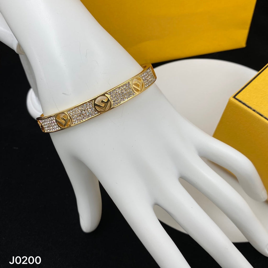 18K Fendi Is Bracelet