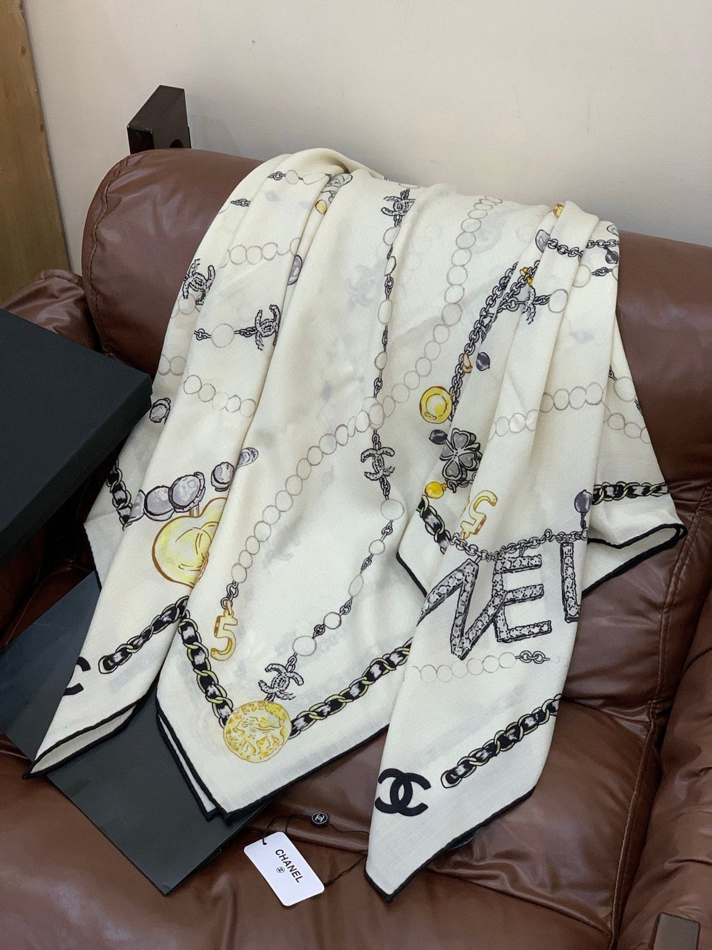 CHANEL 25S SCARF 135 CM IN CASHMERE SILK 941838