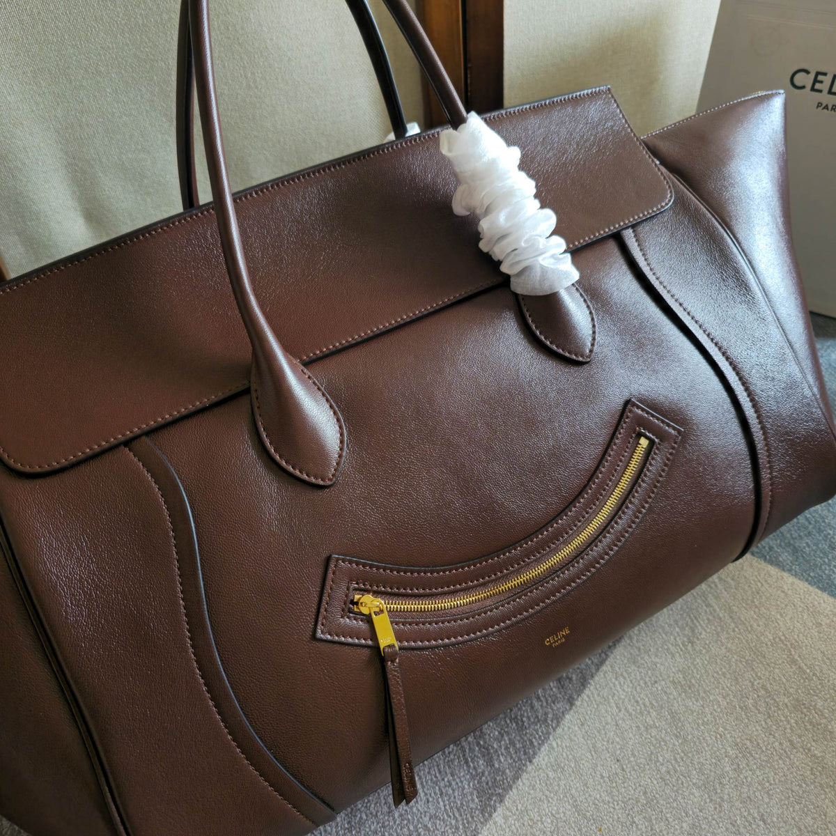 CELINE 25S MEDIUM SMILING NEW LUGGAGE 44MM IN SYRAH RED SUPPLE SHINY LAMBSKIN