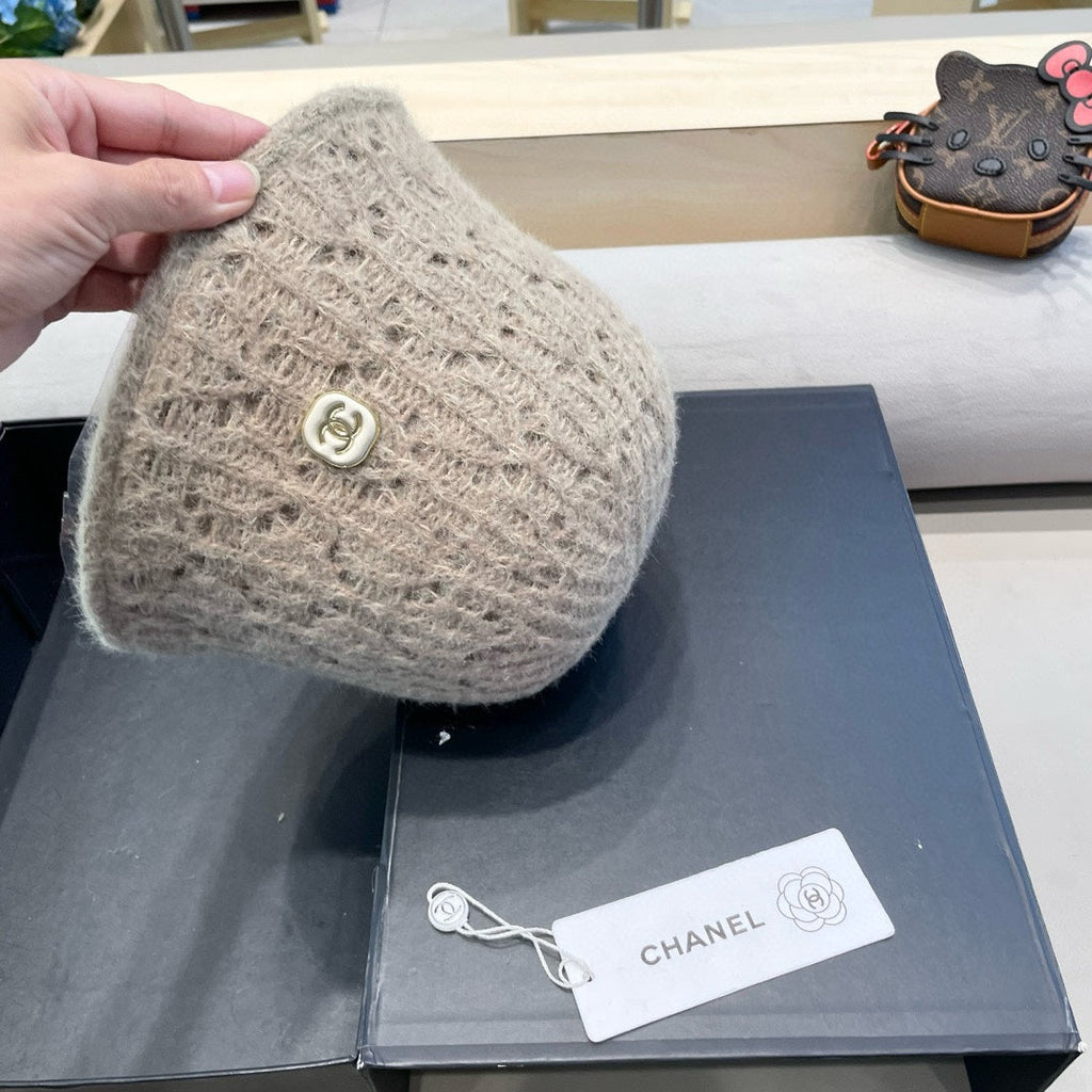 CHANEL BUCKET HAT KHAKI BROWN KNITTED FABRIC WITH RABBIT FUR 428091