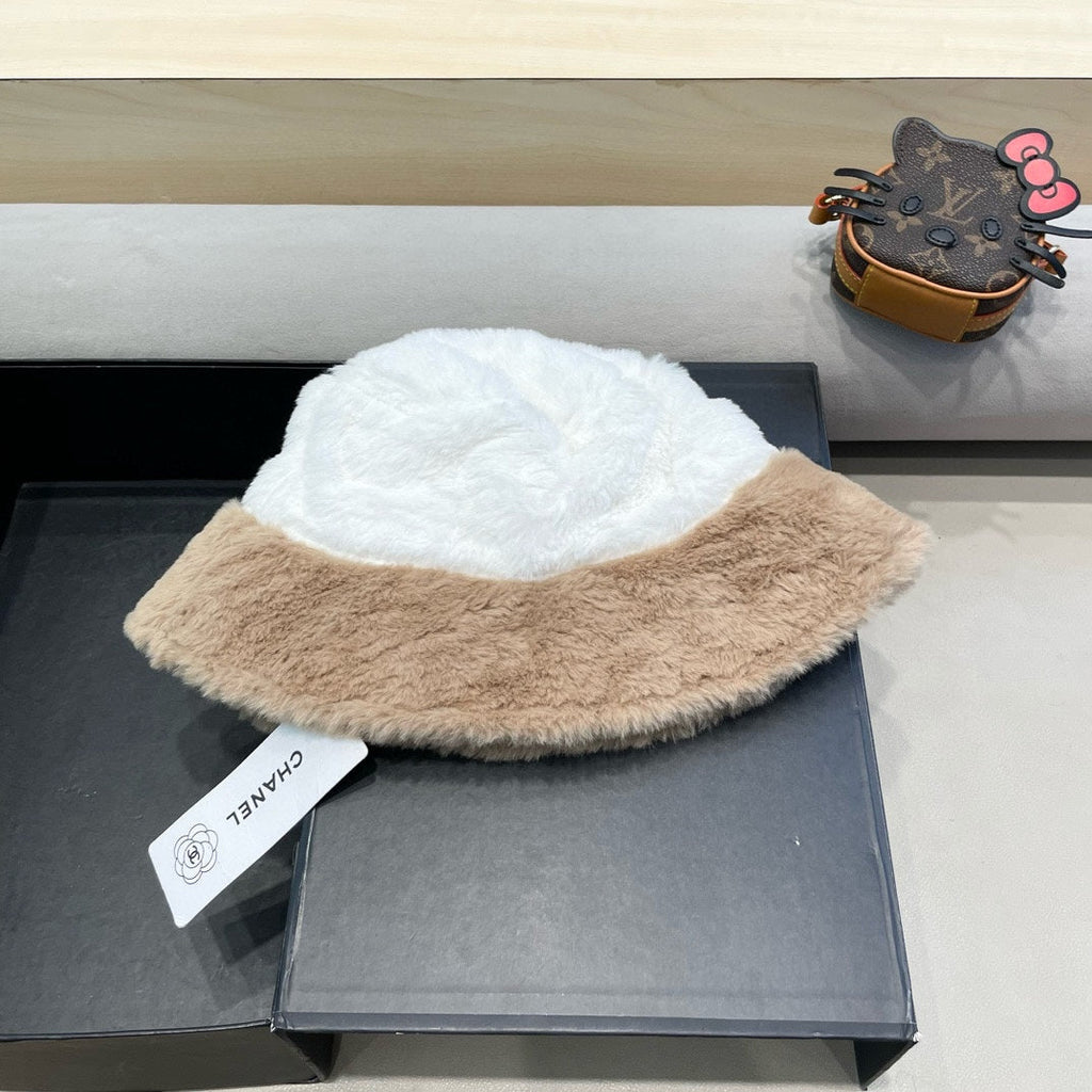 CHANEL BUCKET HAT IN WHITE MIX CAMEL BEIGE LAMB FUR 430219