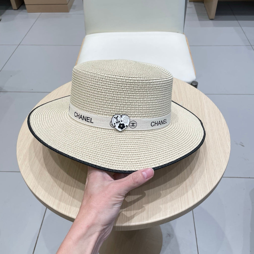 CHANEL FLAT STRAW HAT IVORY 672723
