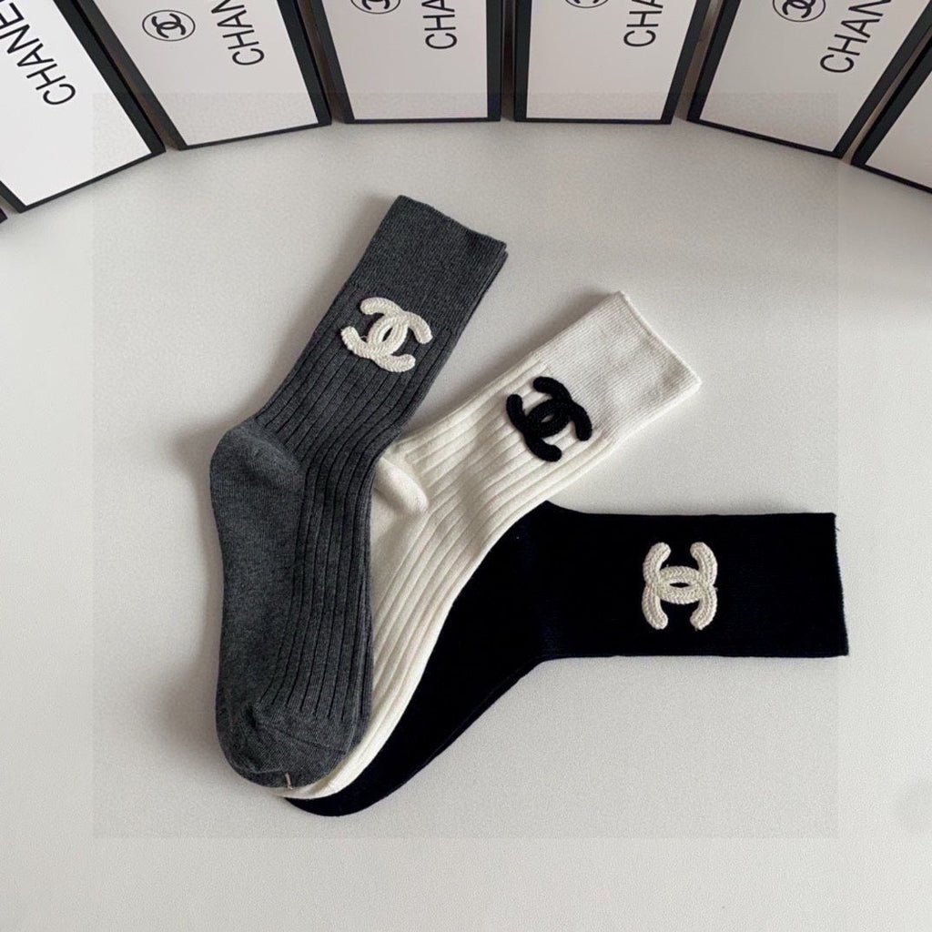 CHANEL CREW SOCKS 416105 ( 1 BOX )