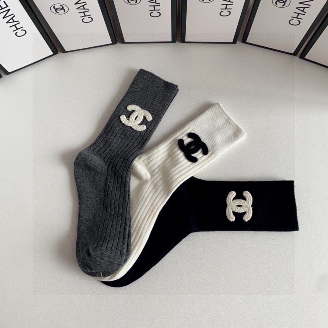 CHANEL CREW SOCKS 416105 ( 1 BOX )