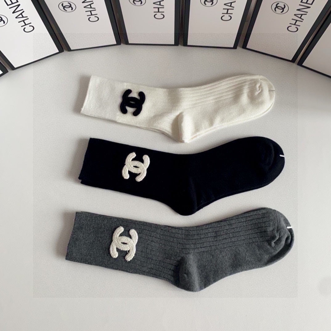 CHANEL CREW SOCKS 416105 ( 1 BOX )