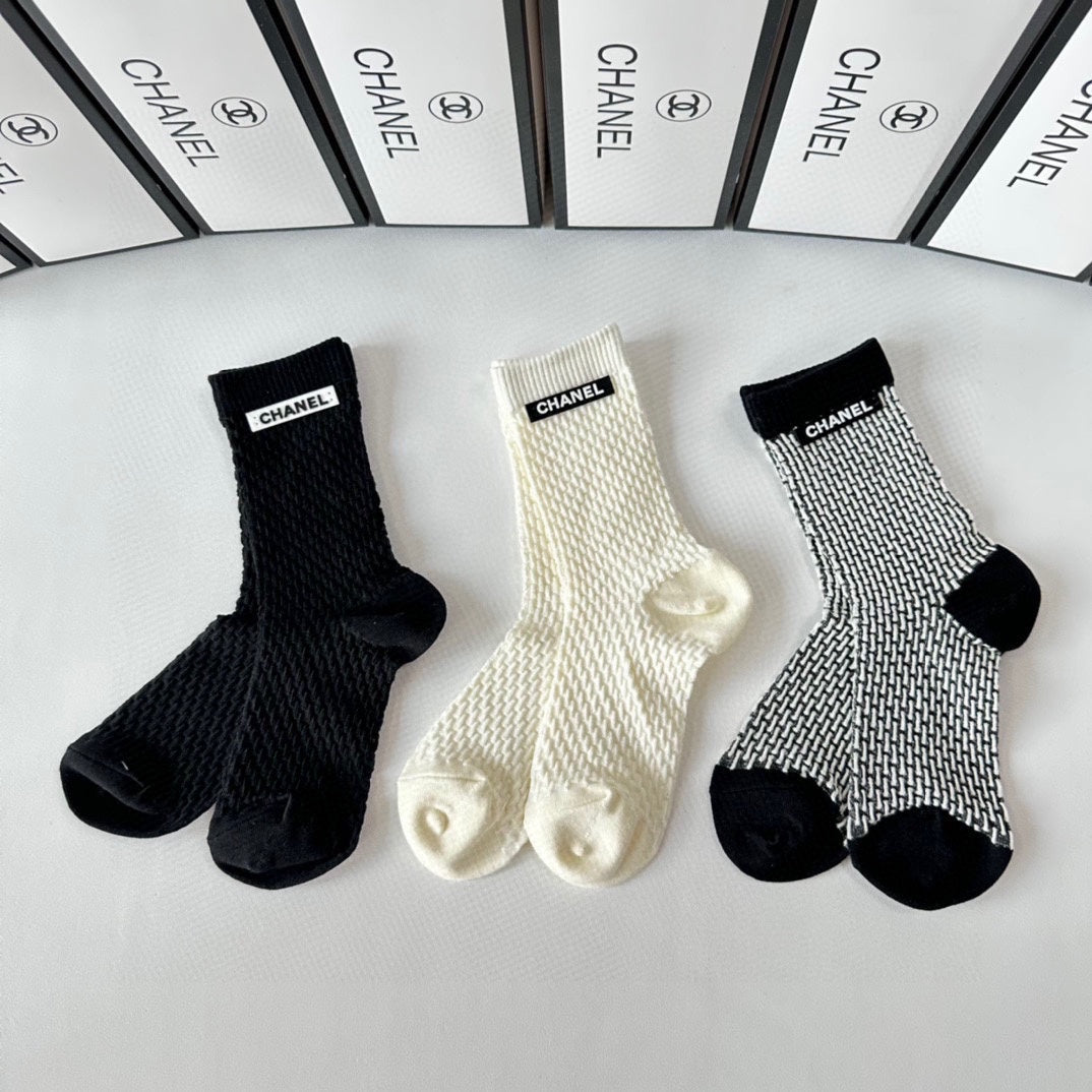 CHANEL CREW SOCKS 417465 ( 1 BOX )