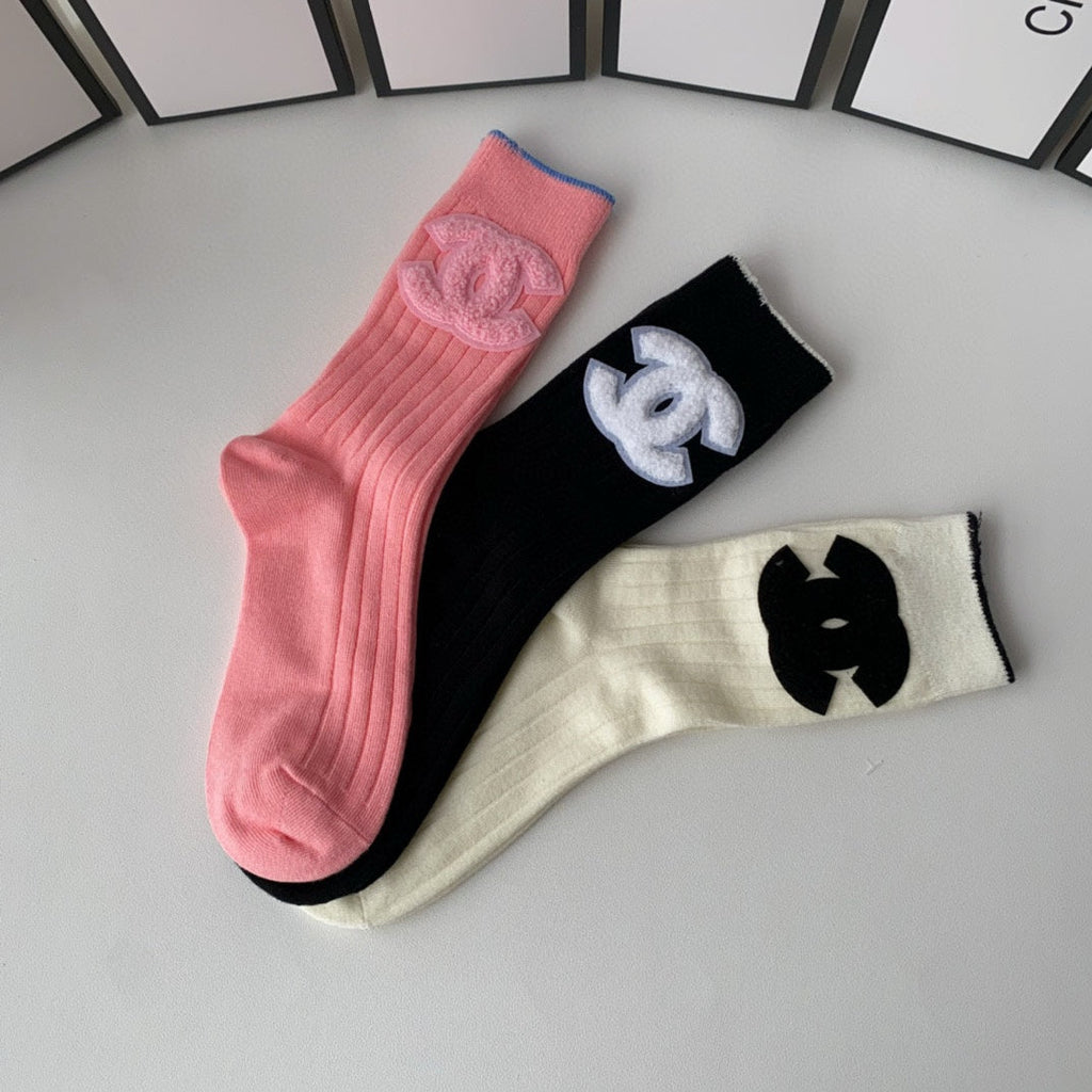 CHANEL CREW SOCKS 423778 (1 BOX)