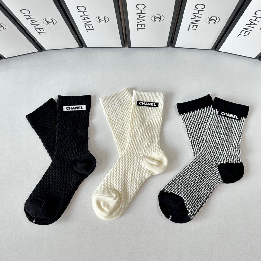 CHANEL CREW SOCKS 423837 (1 BOX)