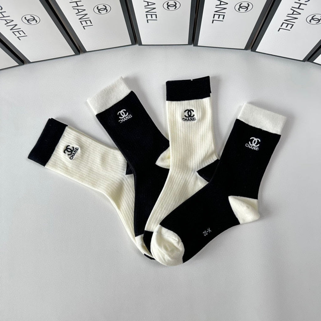 CHANEL CREW SOCKS 425650 ( 1 BOX )