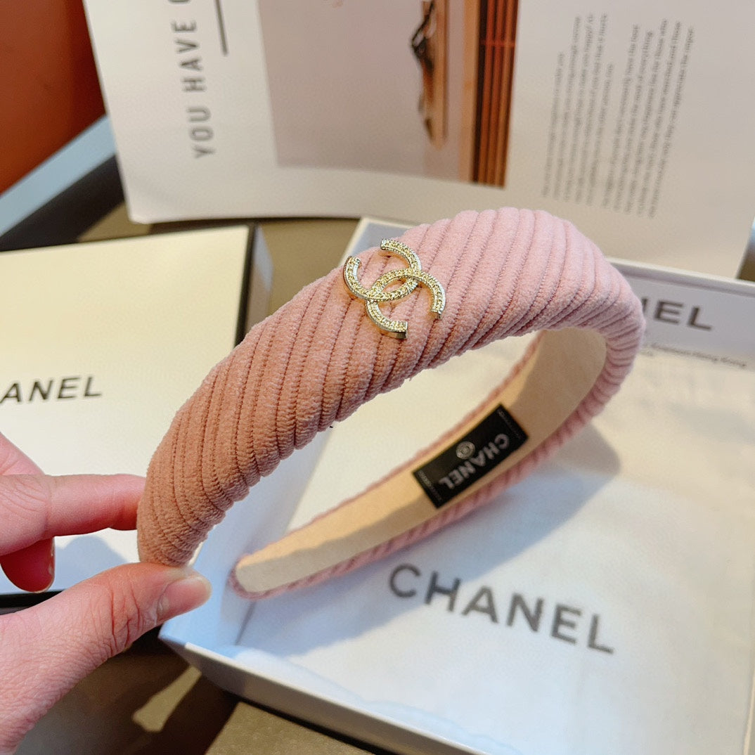 CHANEL LIGHT PINK FABRIC HAIRBAND WITH GOLD LOGO 414436