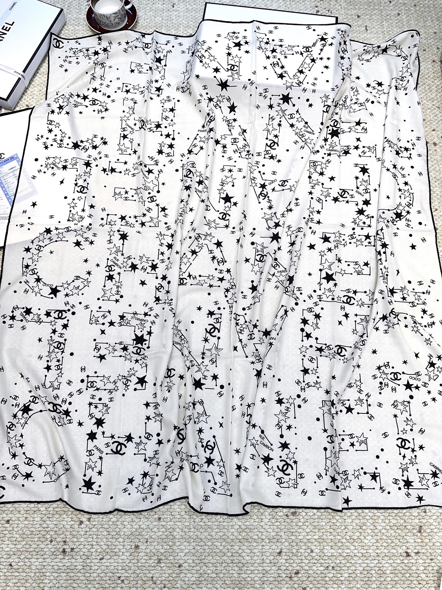 CHANEL 25S SCARF 140 CM IN CASHMERE SILK 943919
