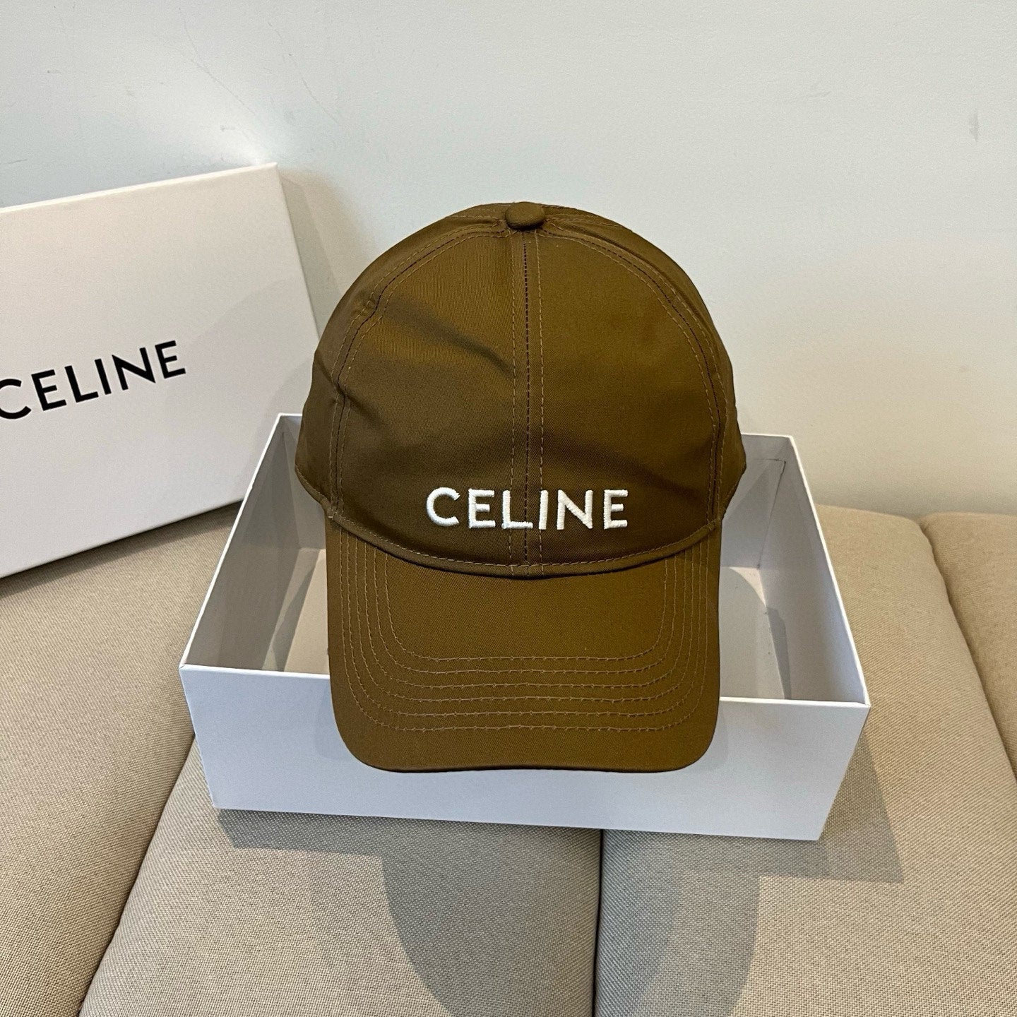 CELINE BASEBALL CAP MODEL 650193 IN BROWN FABRIC