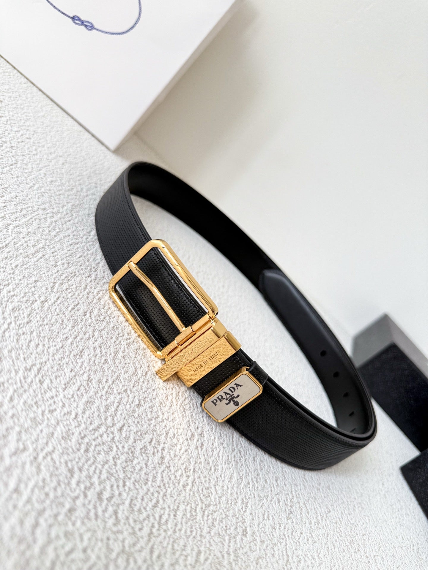 Luxury Full-Grain Leather Belt – Gold-Tone Pin Buckle | Designer Style 3.5cm Width