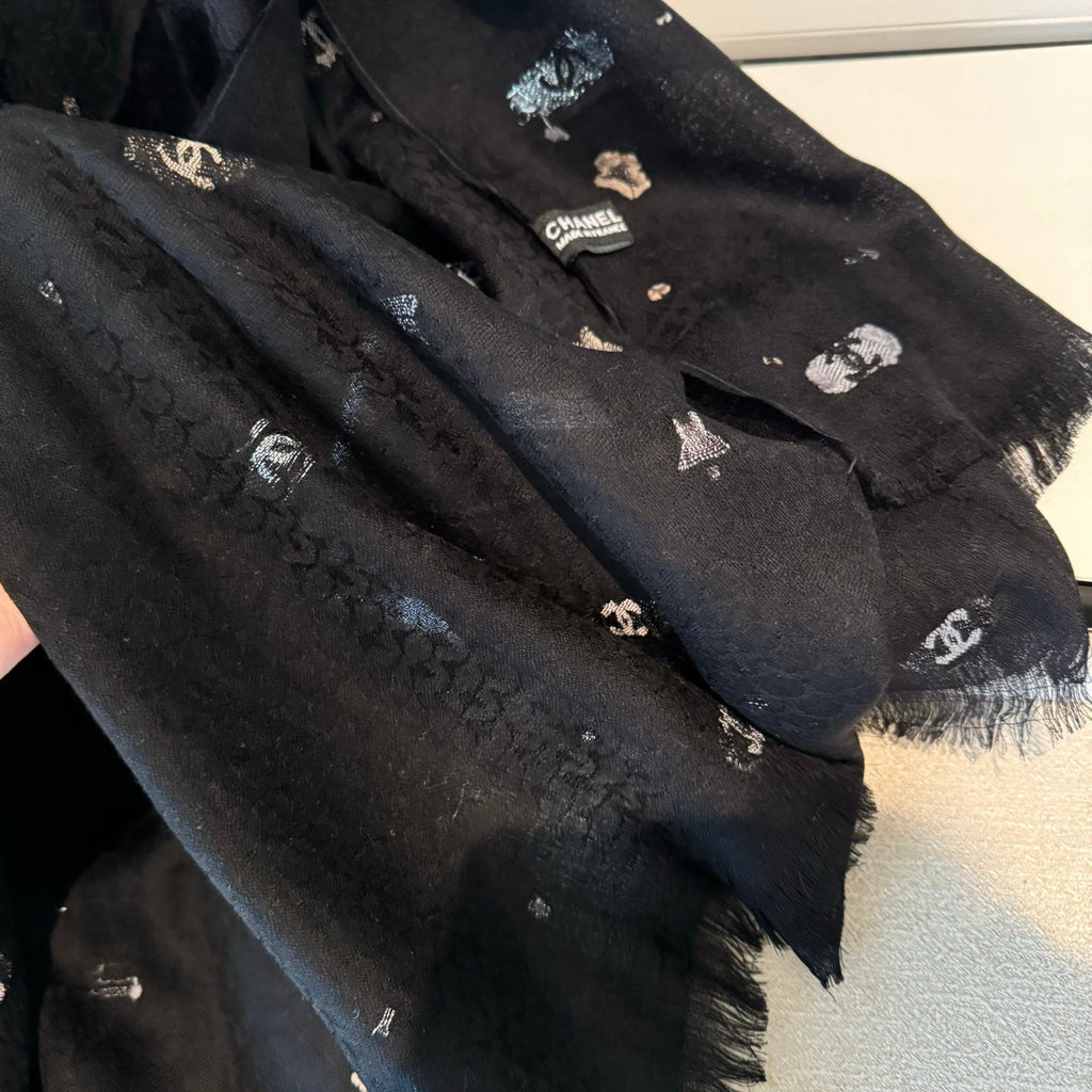 CHANEL 25S SCARF 200 IN CASHMERE 991828