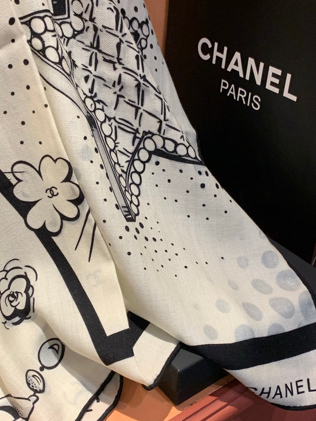 CHANEL 25S SCARF 140 IN SILK AND CASHMERE 931994
