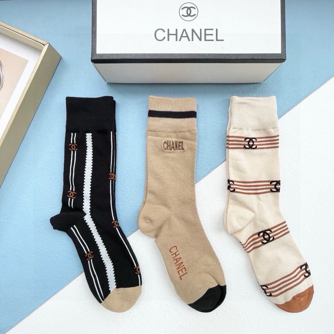 CHANEL CREW SOCKS 410909 ( 1 BOX )