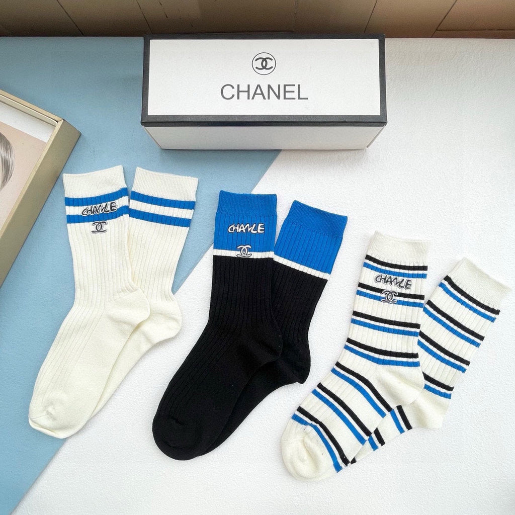 CHANEL CREW SOCKS 423885 (1 BOX)