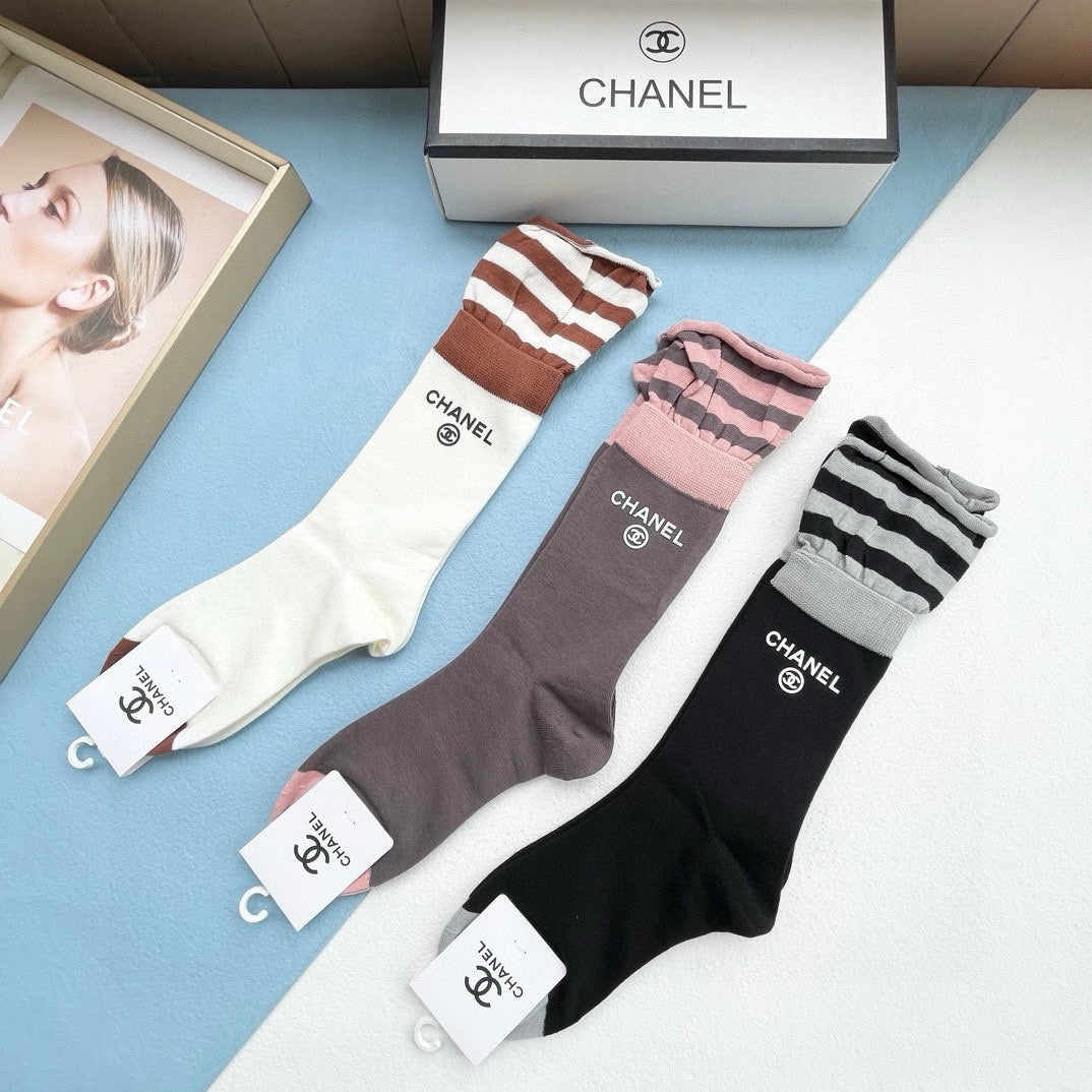 CHANEL CREW SOCKS 423891 (1 BOX)