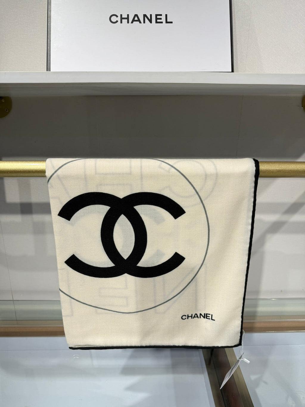 CHANEL 25S SCARF 140 IN SILK 732177